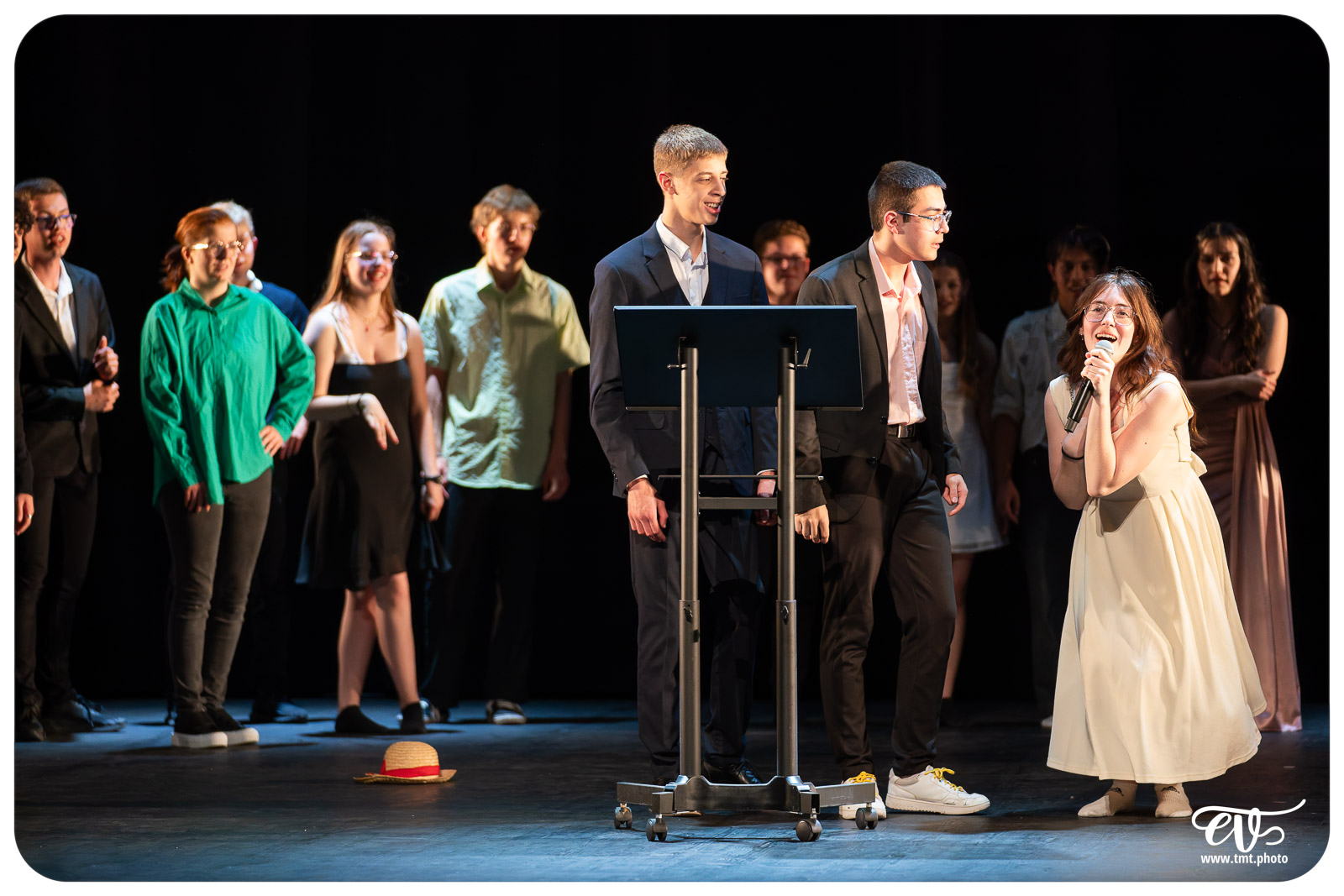 MAIS SONGEONS À RÉPÉTER S'IL VOUS PLAIT !